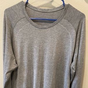 Men’s Large Lululemon Grey Long-Sleeve Shirt
